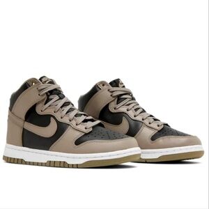 Women’s Nike Dunk High Moon Fossil 10.5